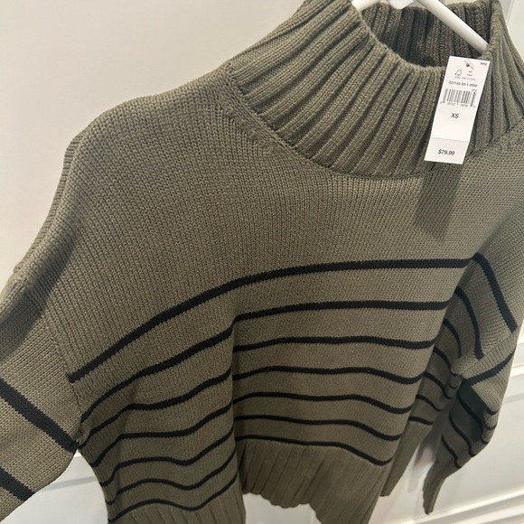 NWT GAP Oversized Mock Turtleneck Striped Sweater size XS - Picture 3 of 5
